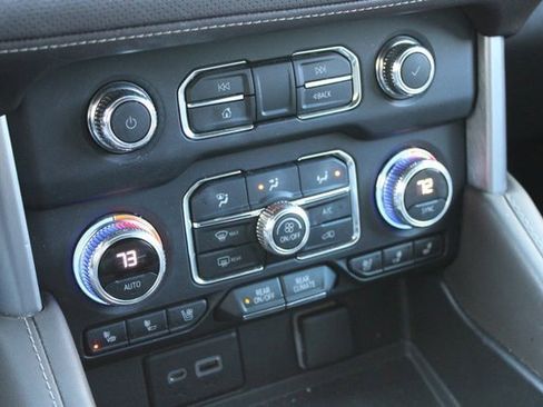 Used 2021 GMC Yukon SLT w/ SLT Premium Package image 29