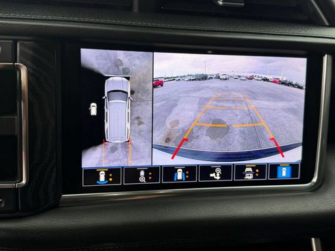 Used 2021 GMC Yukon XL Denali w/ Denali Premium Package RWD image 23