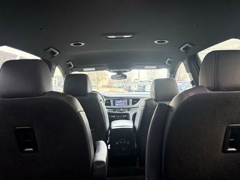 Certified 2023 Buick Enclave Essence image 8