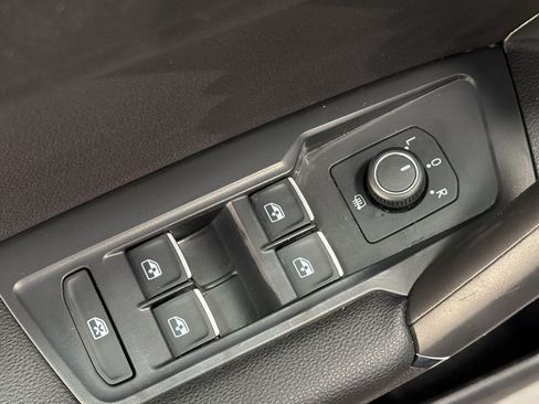 Used 2020 Volkswagen Tiguan SE R-Line FWD image 15
