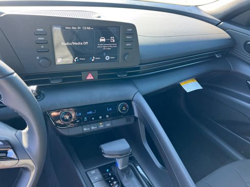 New 2025 Hyundai Elantra Sport image 19