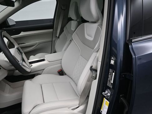 New 2025 Volvo EX90 Plus w/ Protection Package Premier image 10