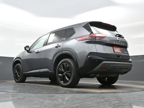 Used 2021 Nissan Rogue SV image 29