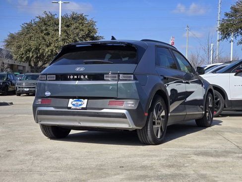 Certified 2025 Hyundai Ioniq 5 SEL image 8