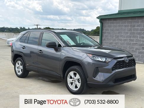 Used 2021 Toyota RAV4 LE AWD/4WD image 1