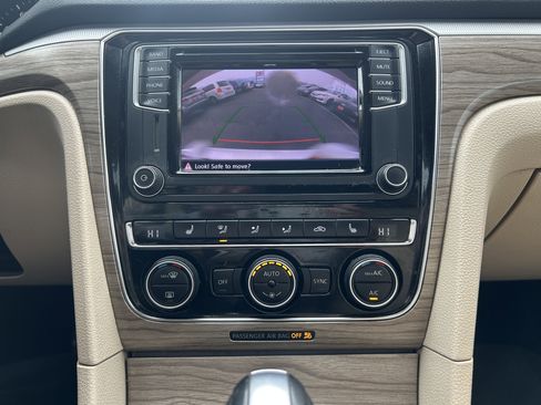 Used 2016 Volkswagen Passat 1.8T SE image 20