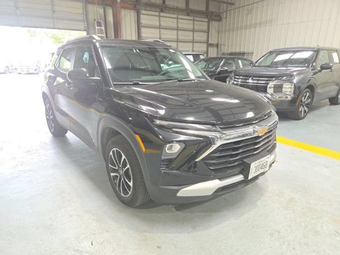 Used 2025 Chevrolet TrailBlazer LT AWD/4WD image 6