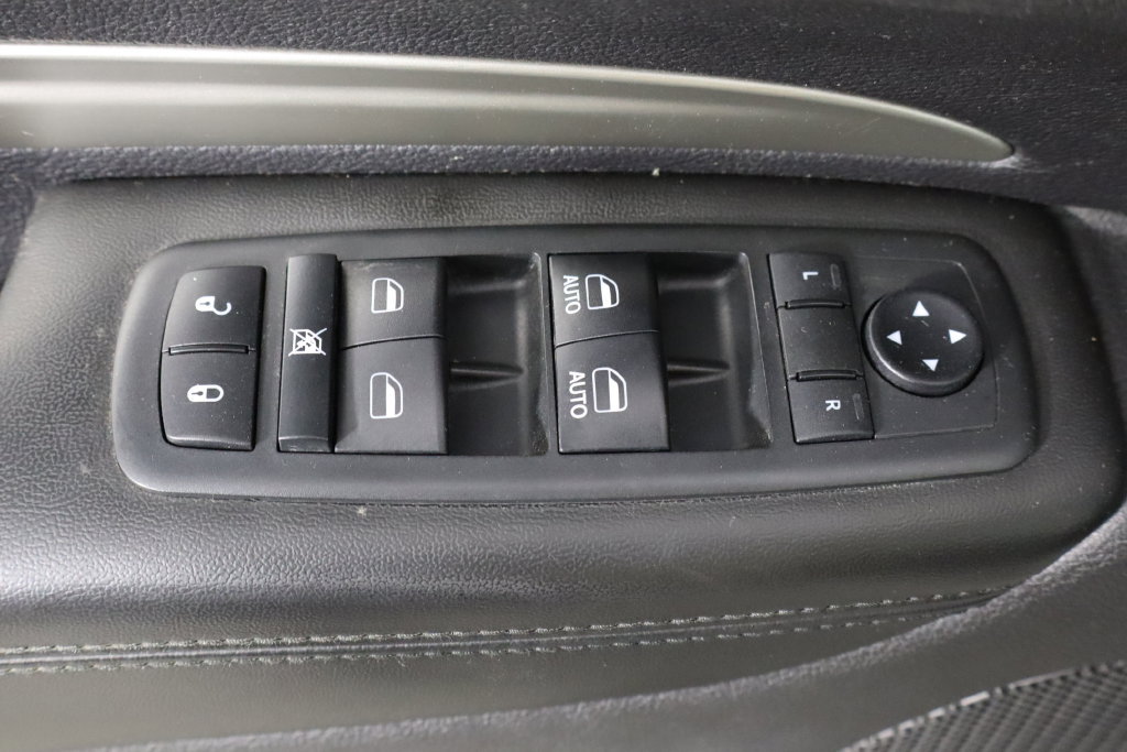 Used 2018 Dodge Durango AWD image 19
