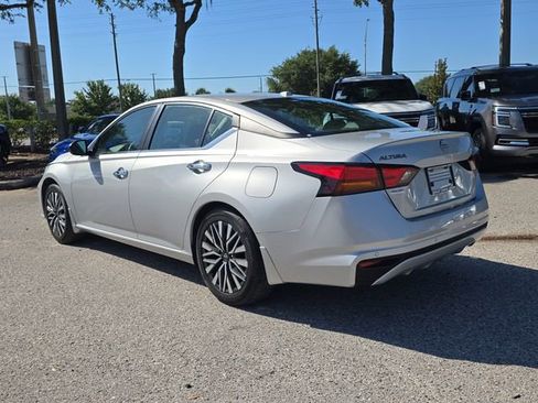 Certified 2024 Nissan Altima 2.5 SV FWD image 6