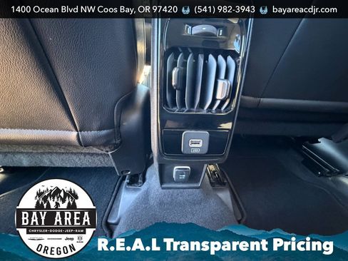 Used 2022 Jeep Compass Latitude FWD image 16