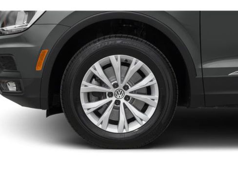Used 2021 Volkswagen Tiguan SE FWD image 11