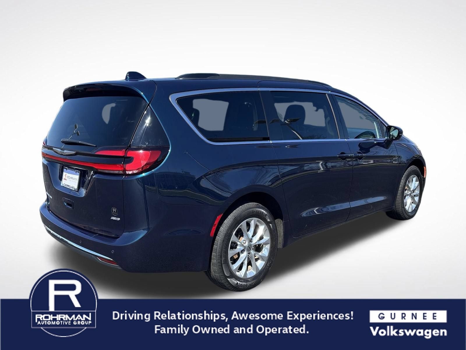 Used 2022 Chrysler Pacifica Touring-L AWD/4WD image 9
