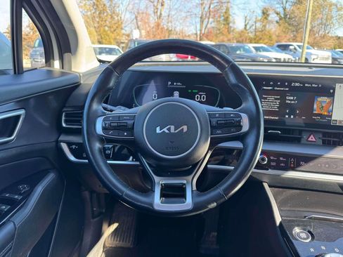 Used 2023 Kia Sportage EX image 19