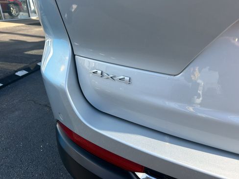 Used 2024 Jeep Grand Cherokee L Limited image 12