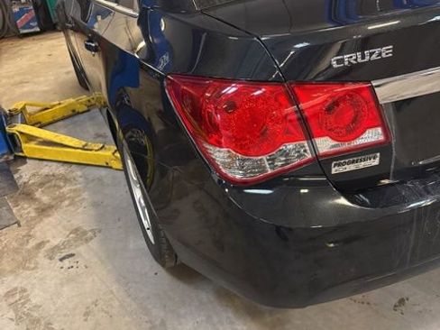 Used 2016 Chevrolet Cruze LT image 3