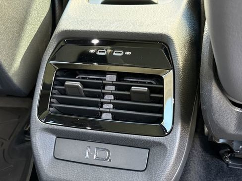 Certified 2022 Volkswagen ID.4 Pro S w/ Gradient Package image 29