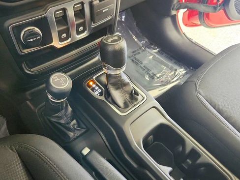 Used 2023 Jeep Wrangler Sport AWD/4WD image 19
