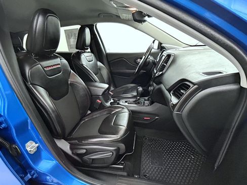 Used 2021 Jeep Cherokee Trailhawk image 15