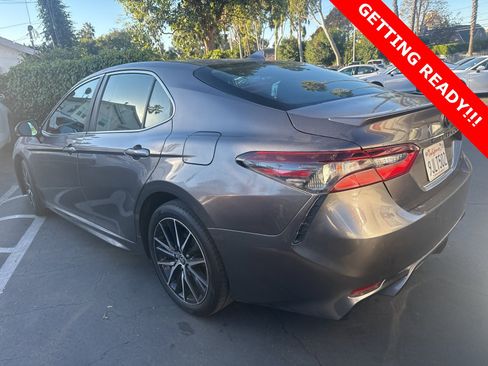 Used 2024 Toyota Camry SE image 4