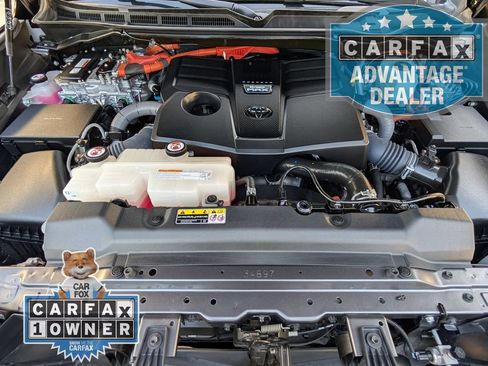Used 2024 Toyota Sequoia Platinum AWD/4WD image 32