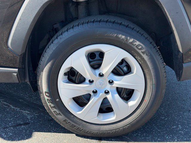 Used 2025 Toyota RAV4 LE AWD/4WD image 6