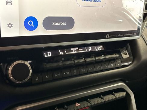 Used 2023 Toyota Sequoia Platinum image 34