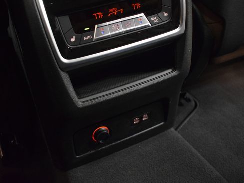 Used 2026 BMW X7 M60i image 24