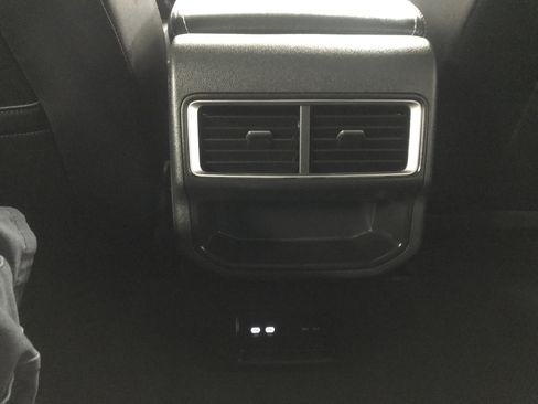 Used 2024 Volkswagen Atlas Cross Sport SE w/ Panoramic Sunroof Package image 15