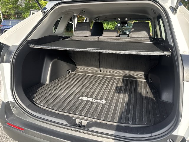 Used 2025 Toyota RAV4 LE FWD image 12