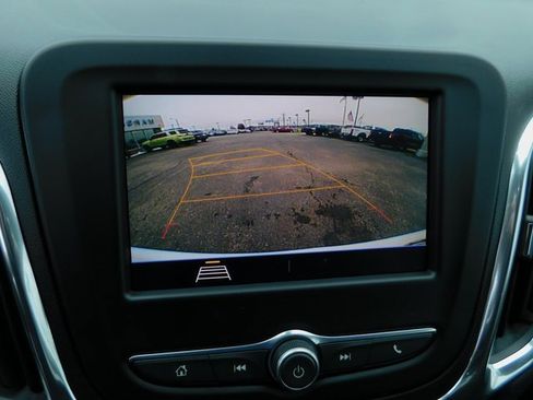 Used 2021 Chevrolet Equinox LT image 32