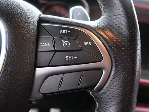 Used 2016 Dodge Challenger SRT Hellcat image 33