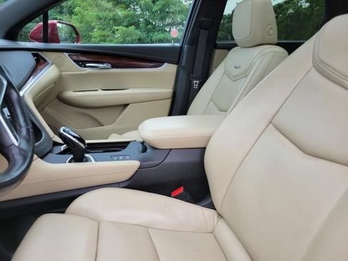 Used 2017 Cadillac XT5 Luxury w/ Driver Awareness Package AWD/4WD image 20