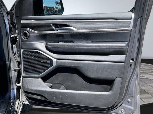 Certified 2024 Jeep Wagoneer L Series II w/ Flexible Seating Group AWD/4WD image 15