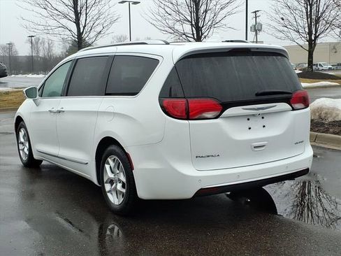 Certified 2020 Chrysler Pacifica Limited image 6