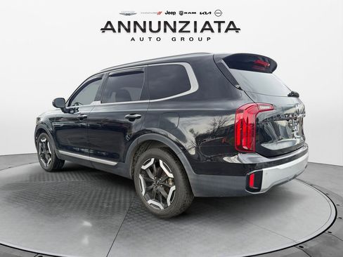 Certified 2023 Kia Telluride S w/ S Sunroof Package image 3