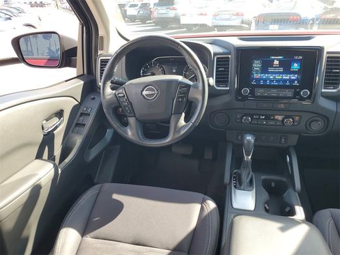 Used 2023 Nissan Frontier SV w/ SV Convenience Package image 10