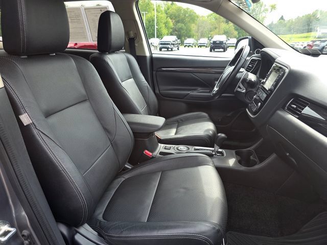 Used 2016 Mitsubishi Outlander GT AWD/4WD image 27