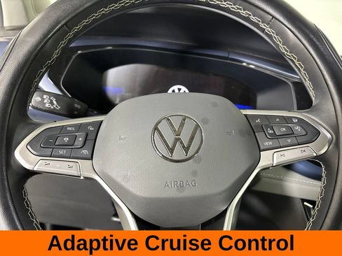 Used 2024 Volkswagen Taos SE w/ Panoramic Sunroof Package AWD/4WD image 15