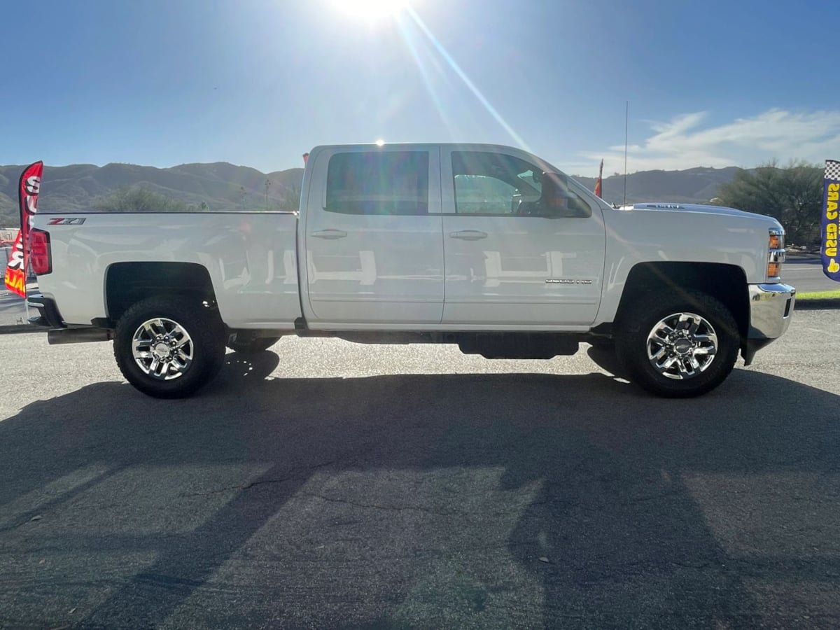Used 2019 Chevrolet Silverado 2500 LT AWD/4WD image 4
