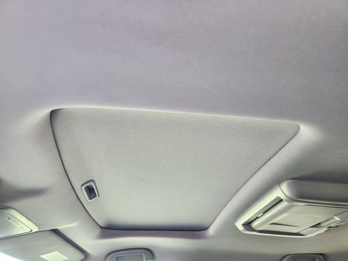 Used 2017 Honda Pilot Touring image 26