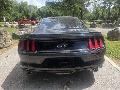 Used 2015 Ford Mustang GT RWD image 5