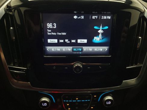 Used 2018 Chevrolet Traverse LS FWD image 25