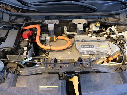 Used 2023 Nissan Ariya AWD image 46