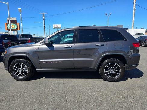 Used 2018 Jeep Grand Cherokee Trailhawk w/ Trailhawk Luxury Group AWD/4WD image 9