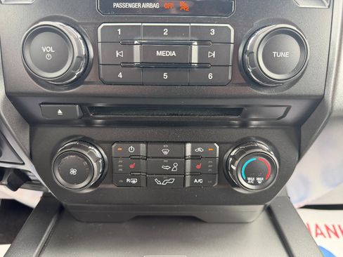 Used 2017 Ford F150 XLT w/ Equipment Group 302A Luxury RWD image 21