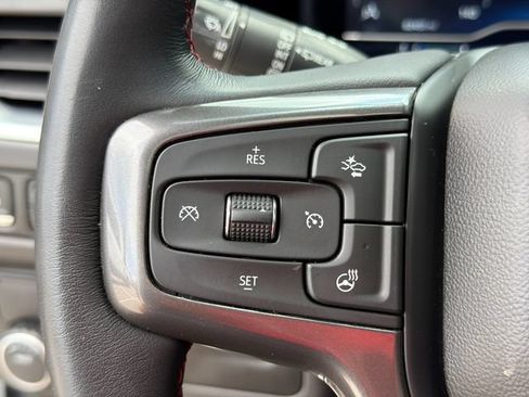 Used 2022 Chevrolet Suburban RST w/ Luxury Package RWD image 25