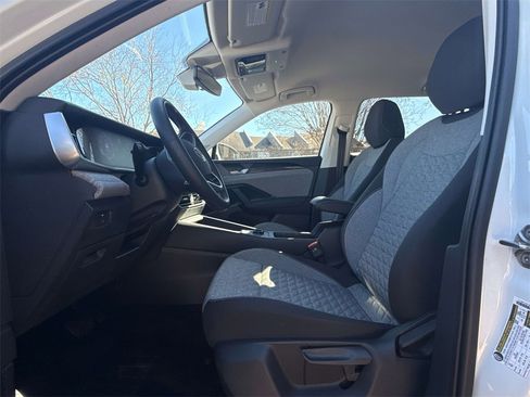 Used 2025 Volkswagen Tiguan S image 11