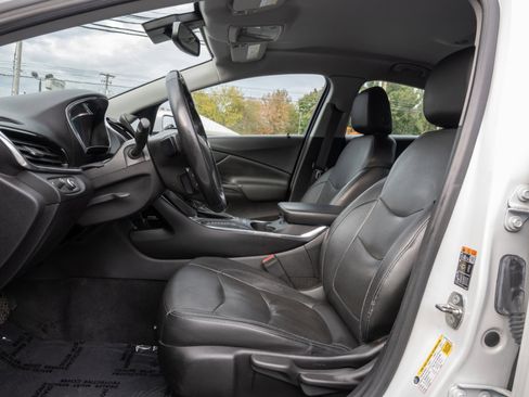 Used 2018 Chevrolet Volt Premier image 14