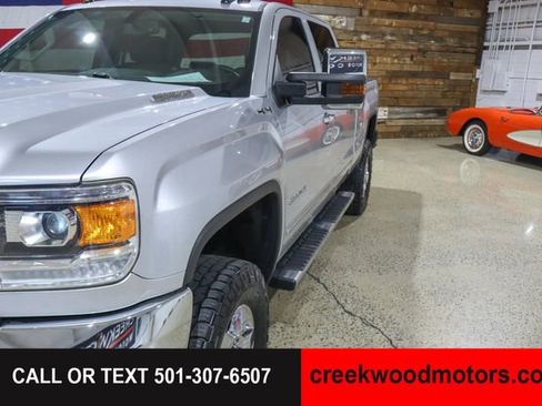 Used 2019 GMC Sierra 2500 SLT w/ Duramax Plus Package AWD/4WD image 5