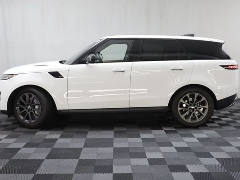 Used 2024 Land Rover Range Rover Sport SE AWD/4WD image 4